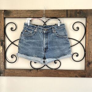 Vintage Levis Relax Fit 550 Cut Off High Rise Denim Shorts Made in USA